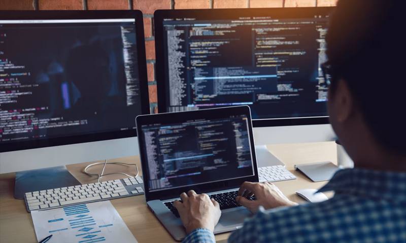 数据科学选型:R与Python如何赋能杨浦区网站建设?
